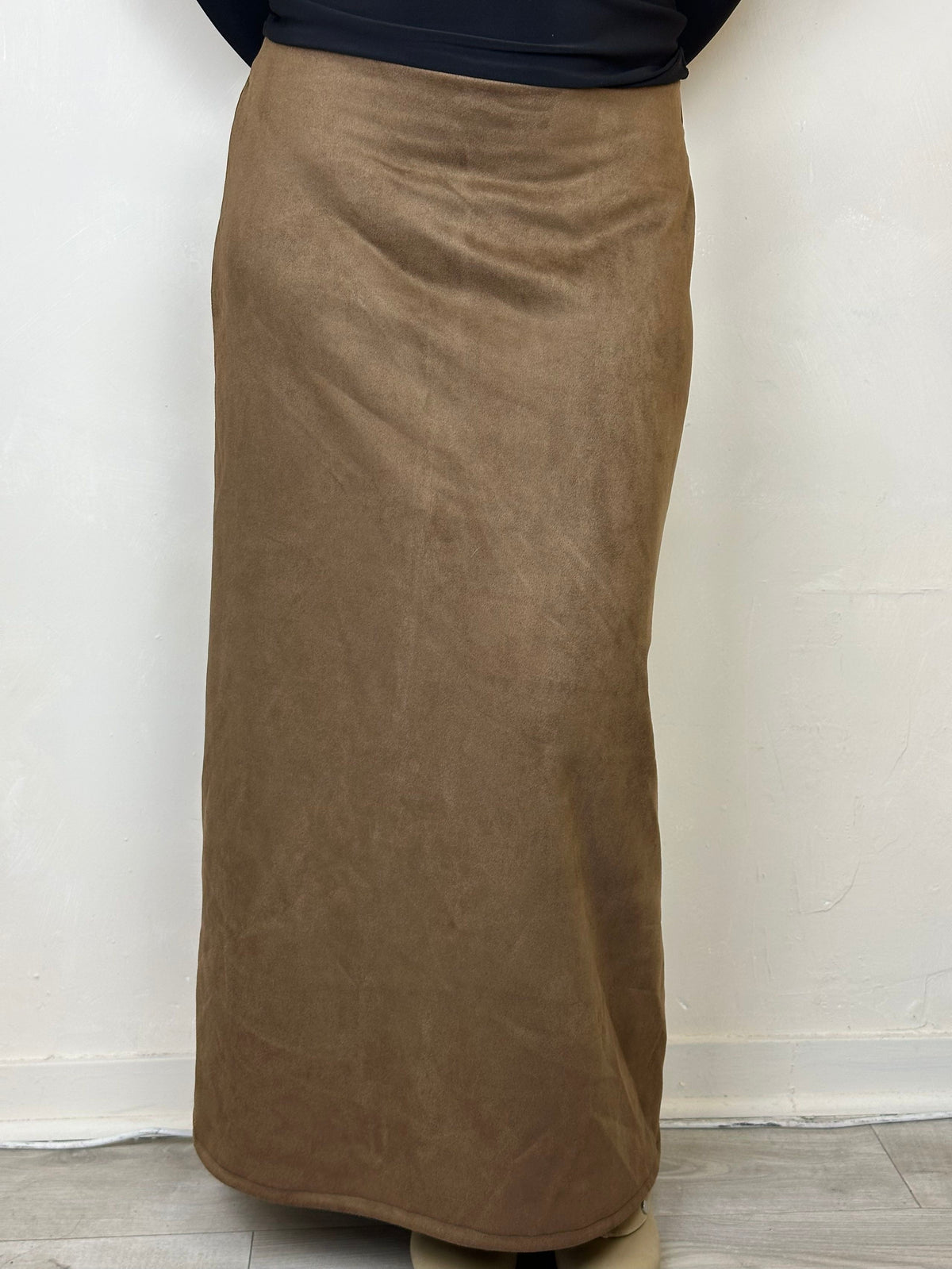 Maxi skirt suede