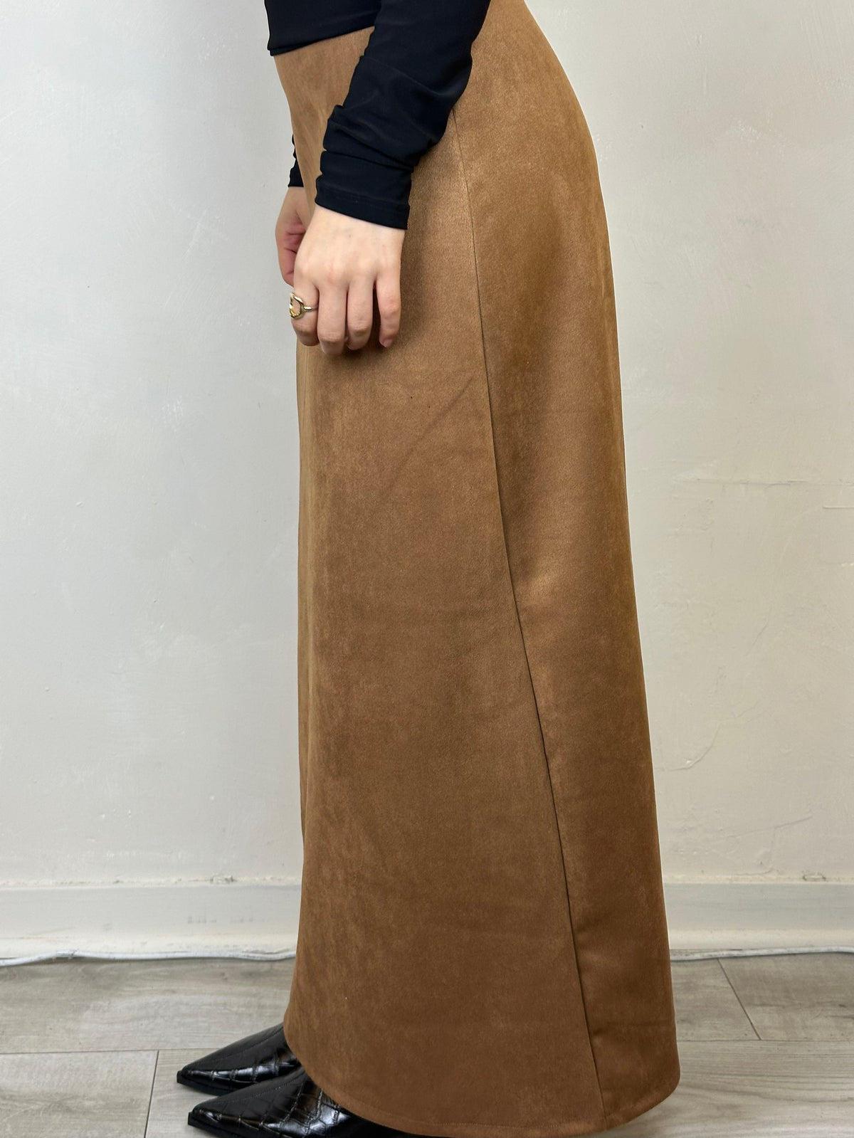 Maxi skirt suede
