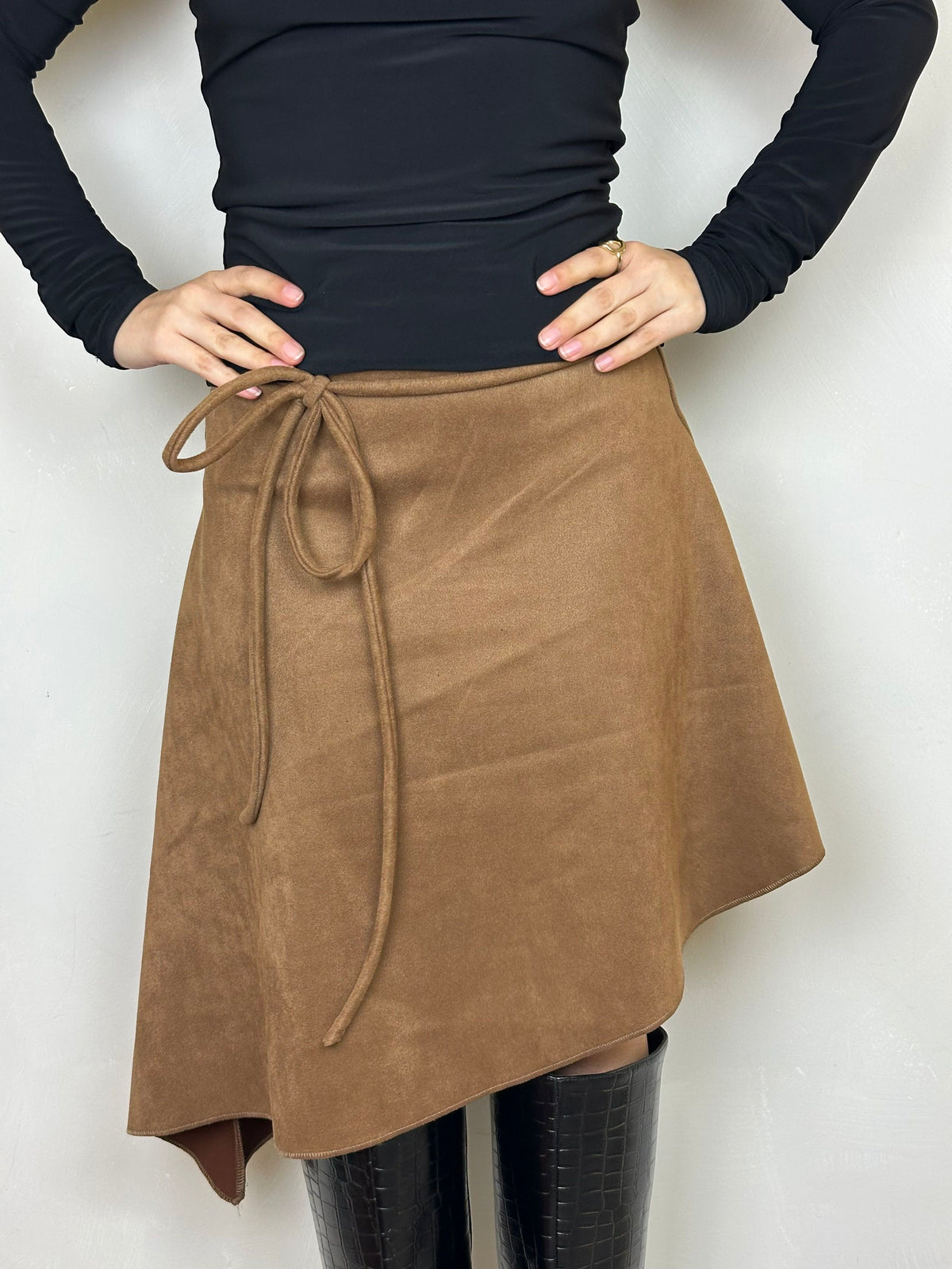 Midi skirt suede