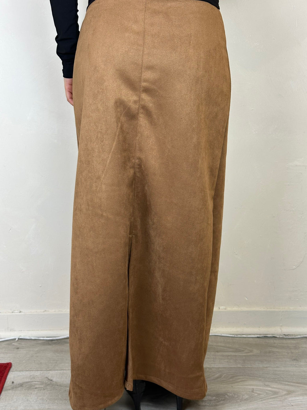 Maxi skirt suede