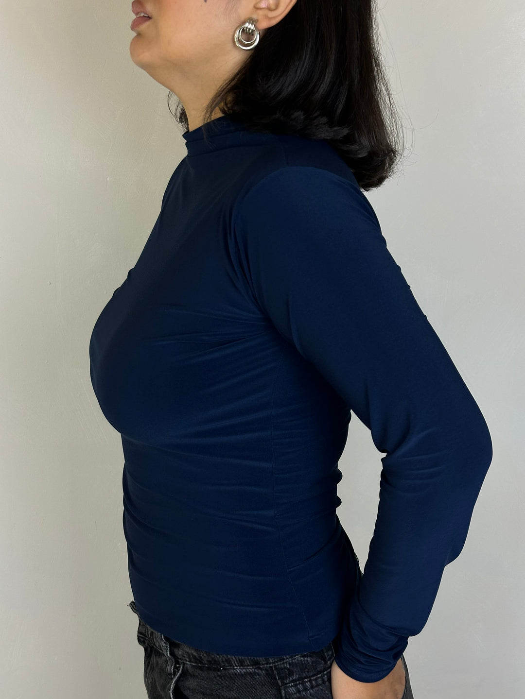 Top Carolyne manga larga